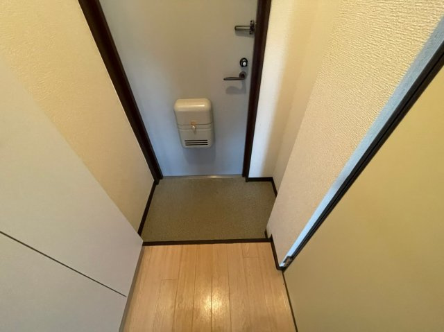 オズレジデンス関目　仲介手数料無料の玄関