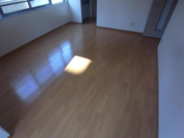 東建シティハイツ上野の居間・リビング