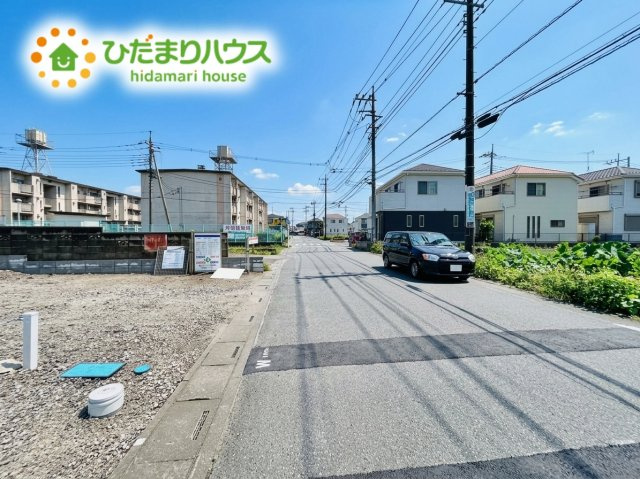 鴻巣市小松5期　新築戸建　グラファーレ02の前面道路含む現地写真|9/7撮影
※空は加工しています