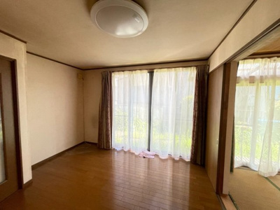 【居間・リビング】 | 千葉市花見川区畑町　角地　庭付き　5LDK