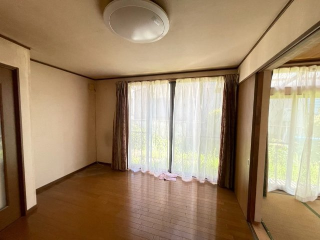 【居間・リビング】 | 千葉市花見川区畑町　角地　庭付き　5LDK