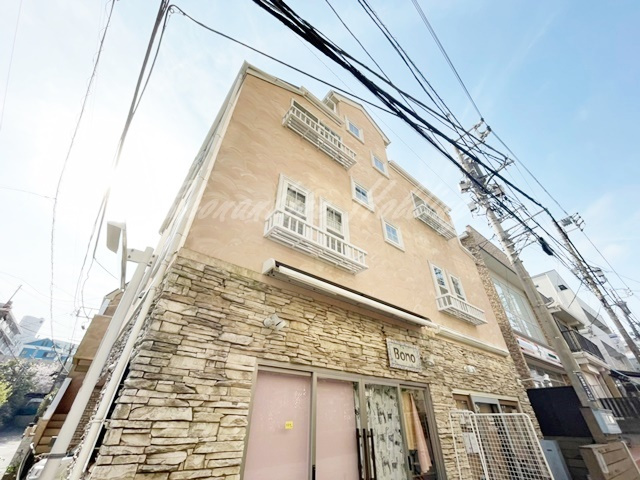 藤沢市片瀬海岸１丁目のアパートの外観