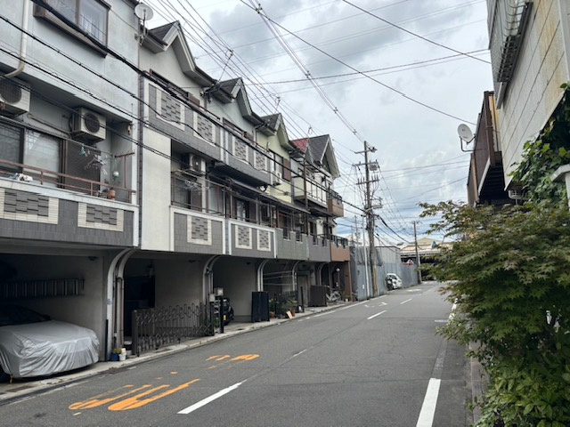 大阪府門真市島頭　中古戸建の前面道路含む現地写真