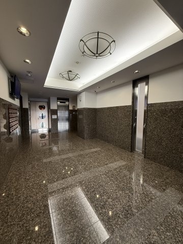 コンソラーレ瓦屋町のエントランス