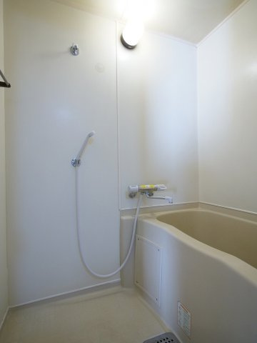 ロイヤル神田の浴室|※写真は別の部屋のものです。