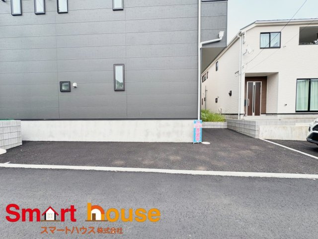 座間市入谷西第4　新築4棟の駐車場