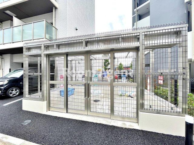 エステート金山のエントランス