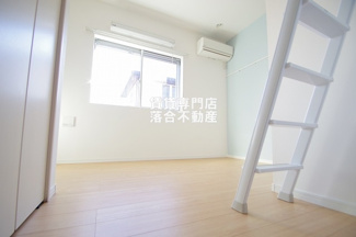 【寝室】 | ドルフィン | 落ち着いた色調のお部屋