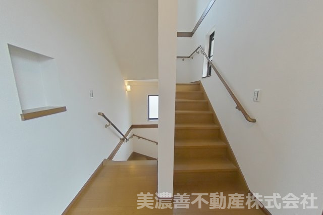 ６４３５４　岐阜市六条片田1丁目中古戸建ての内装