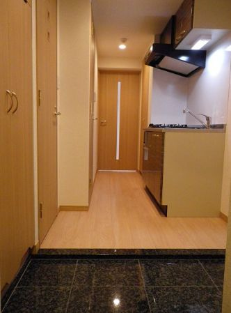 【玄関】ルーブル駒沢大学参番館
