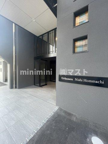 アーバネックス西本町の駐車場