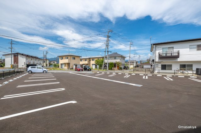 サジテール　青木島の駐車場