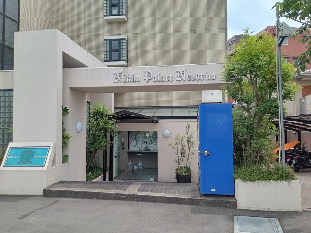 川崎市多摩区宿河原１丁目の賃貸マンションのエントランス