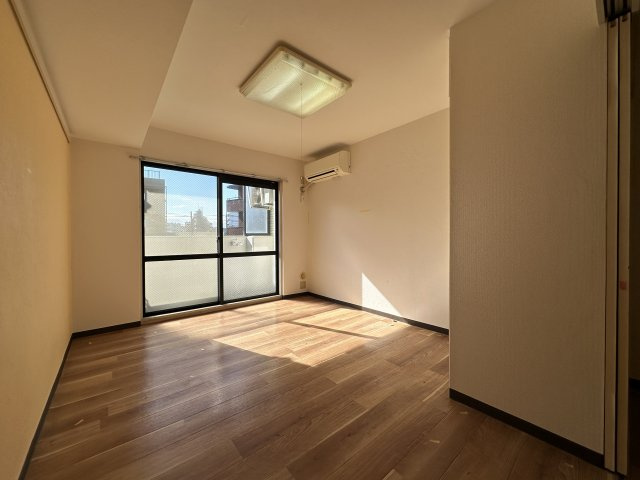 川崎市多摩区宿河原１丁目の賃貸マンションの居間・リビング