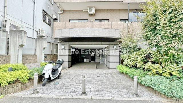 N・S FIVE東久留米 のエントランス