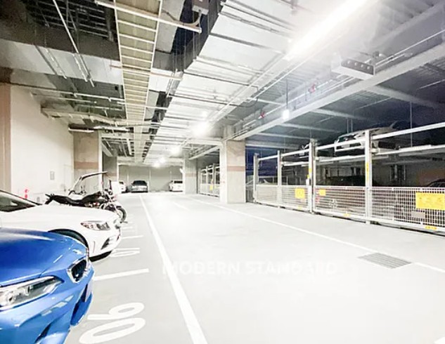 BrilliaTower池袋の駐車場