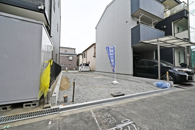 リーブルガーデン緑3丁目新築戸建｜２SLDK+駐車1台可の外観|ご不明な税金・諸費用についても丁寧にサポートいたします。現地見学で、住まいのイメージやご希望をぜひお聞かせください。