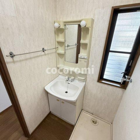 出口3丁目戸建ての洗面所
