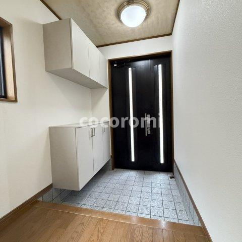 出口3丁目戸建ての玄関