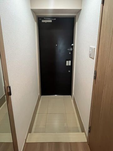スカイコート上野稲荷町の玄関