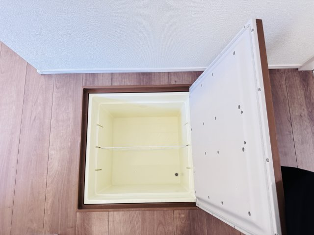 市川市国分３丁目新築戸建のキッチン|キッチン床下収納