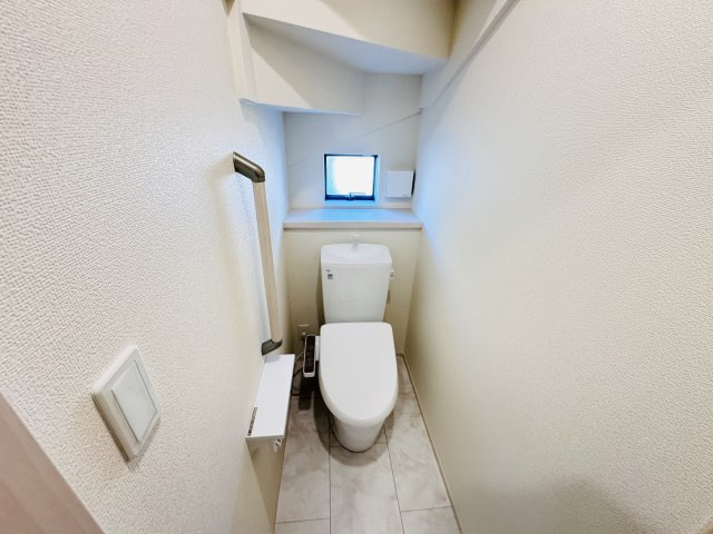 市川市国分３丁目新築戸建のトイレ|温水洗浄暖房便座つきトイレ