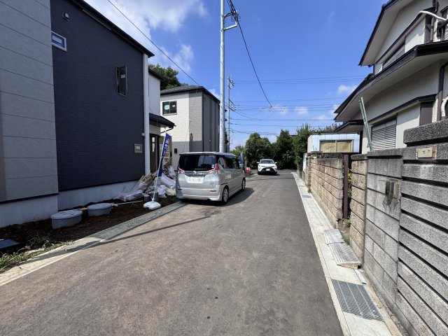 市川市国分３丁目新築戸建の前面道路含む現地写真|北側前面道路・幅員約4.5ｍ