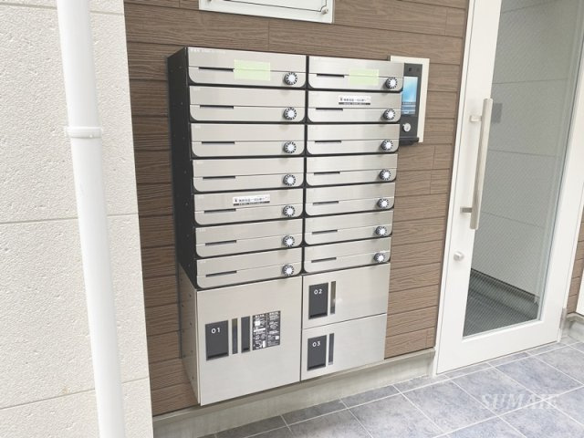ジーメゾン大宮ノースのその他共用部分|集合ポストと宅配ボックスです☆