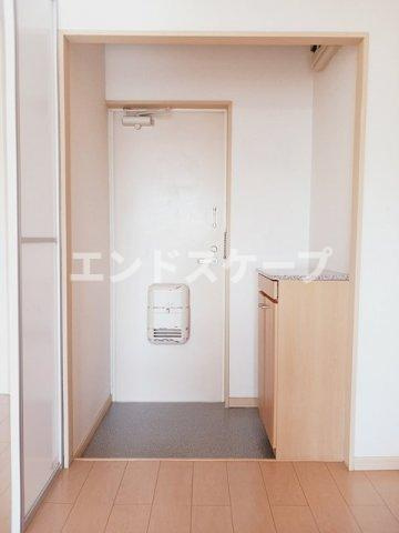 メゾンファミールの玄関|高崎、前橋のお部屋探しはエンドスケープまで！お客様の理想お聞かせ下さい♪