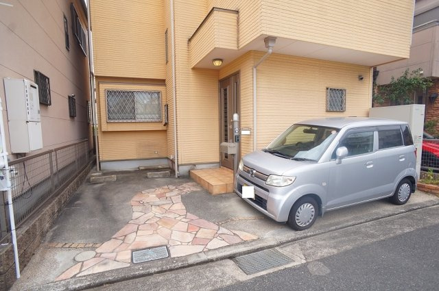 【駐車場】 | 八尾市旭ヶ丘2丁目 | 駐車2台可能です！