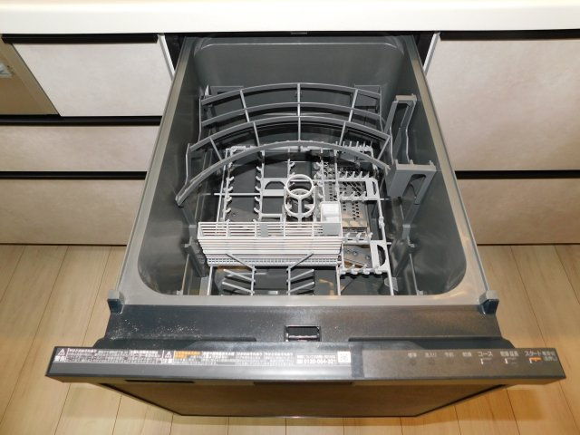 名古屋市瑞穂区船原町１丁目の新築一戸建のキッチン|◇食洗機◇　　家事の時短になる便利な食洗機付き♪