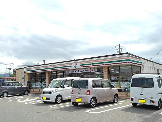メゾン・ド・ファミーリエ　Ⅰの周辺|セブンイレブン福津津屋崎店まで900m
