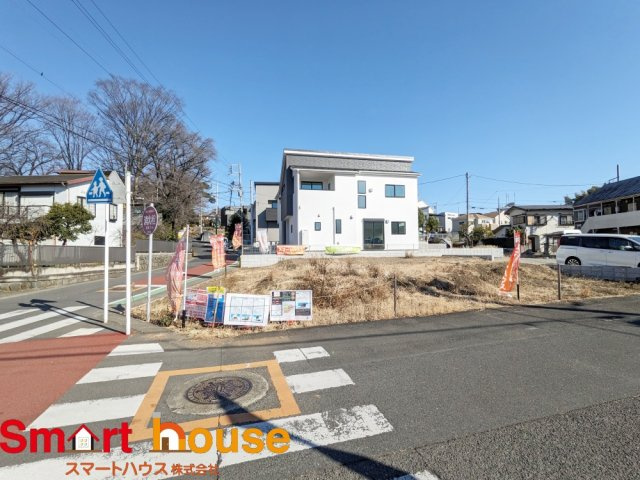綾瀬市寺尾本町　条件無し売地最終1区画の前面道路含む現地写真