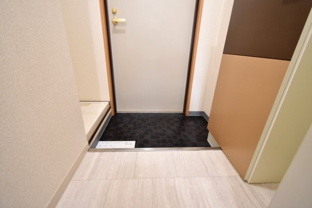 ルミエール西宮の玄関