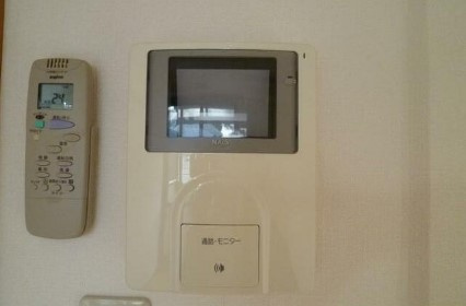 【寝室】 | メゾンベレーザ | モニター付きインターホンで防犯面も安心です！