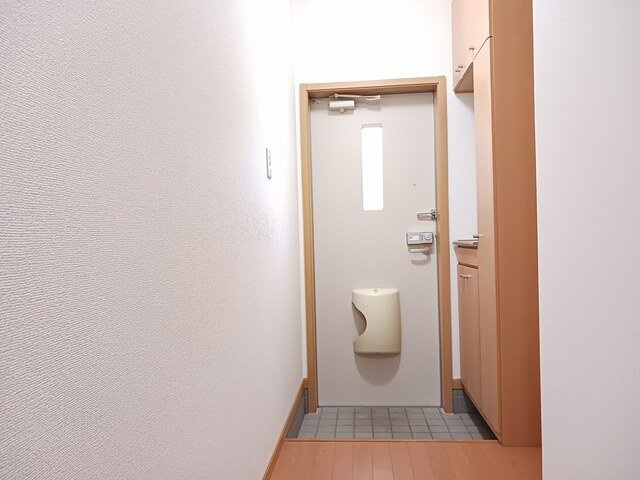プルミエ・アムールⅢの玄関|収納もある玄関です