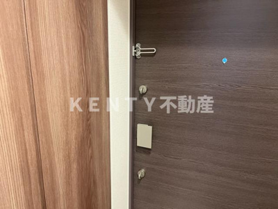 【玄関】 | エスティメゾン大森 | 収納もある玄関です