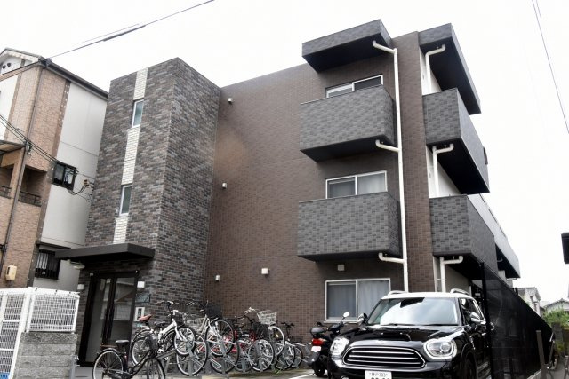 M's　court　今津山中の外観