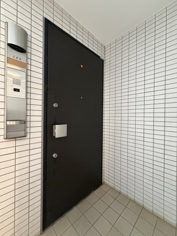 D‘クラディア中野桃園の玄関