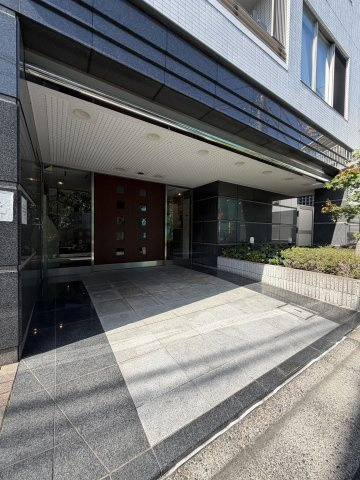 D‘クラディア中野桃園のエントランス