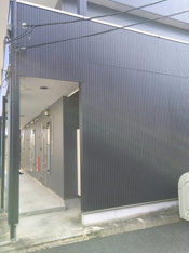 毎日通るエントランスはこのようになっています