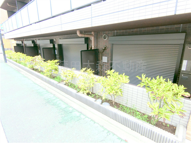 パティーナ蒲田Duoの外観|1階はシャッター付