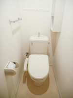 コンパクトで使いやすいトイレです