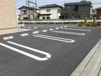駐車場があるので、車を買う予定の方も安心です