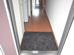収納もある玄関です