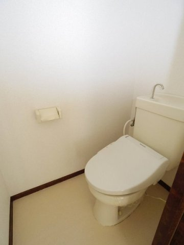 シンプルで使いやすいトイレです