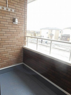 バルコニーからの眺めを楽しみながら食事をしませんか