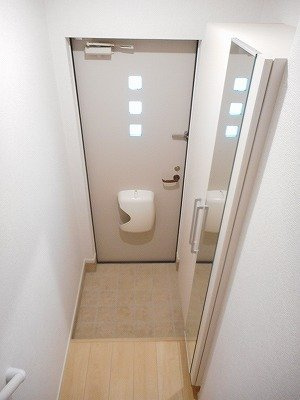 毎日通る玄関はこちらです