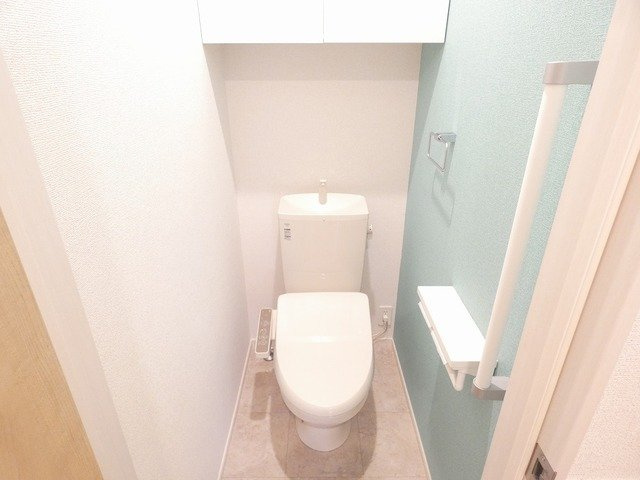 コンパクトで使いやすいトイレです