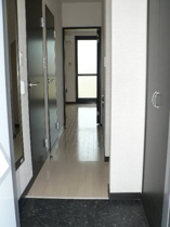 シンプルで使いやすい玄関です